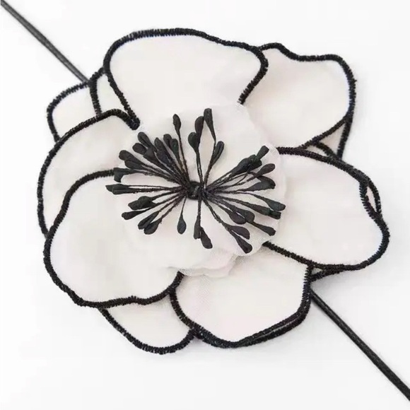 Zara White And Black Fabric Flower Wrap Necklace - Picture 15 of 16